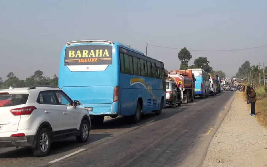 पूर्व–पश्चिम राजमार्गअन्तर्गत दाउन्नेमा २४ घण्टादेखि जाम